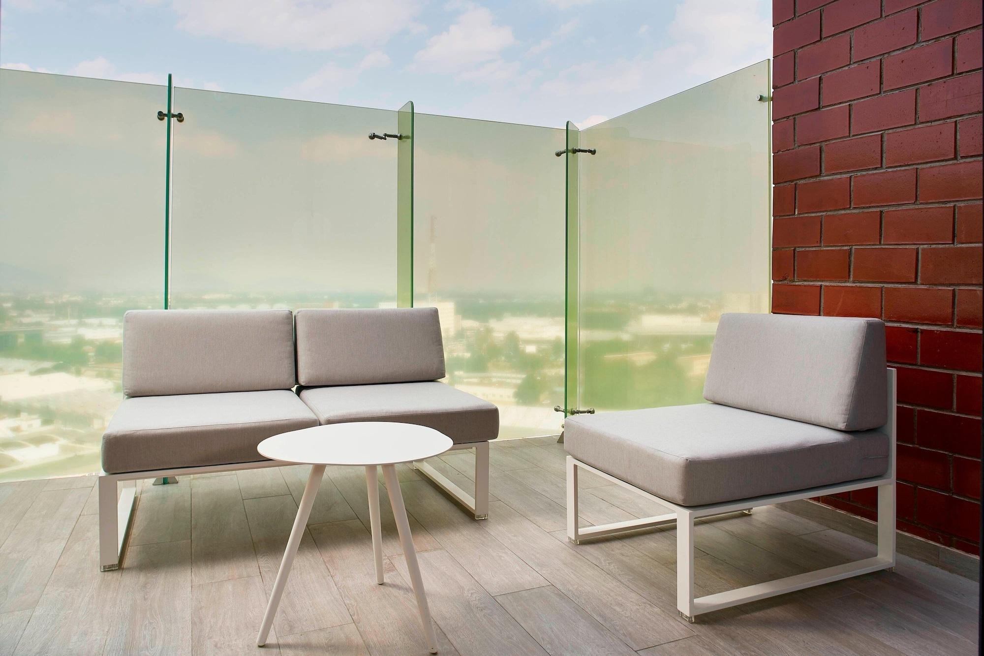 Courtyard By Marriott Mexico City Toreo Экстерьер фото